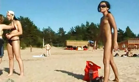 La punta anteriore del tuo amante dopo una moglie troia in spiaggia doccia.