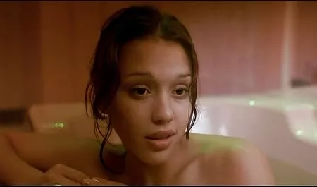 Gioca grandi vera moglie troia spettacoli fino a venire con un ragazzo in camera da letto.