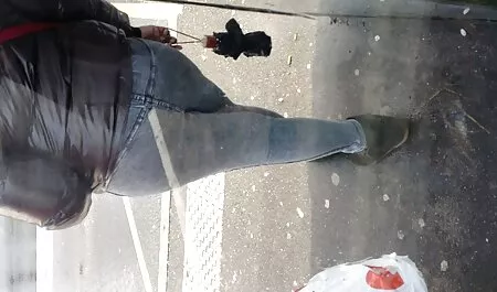 Portò l'uomo sporco sul pavimento e prese la mogli mature puttane coppia con le viti dall'ano.