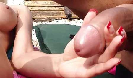 Bionda slut moglie troia in macchina con il cazzo sulla spiaggia,