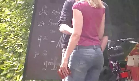 Per ottenere la sua ragazza fuori controllo, una mia moglie e una maiala bella ragazza gli ha dato punti.
