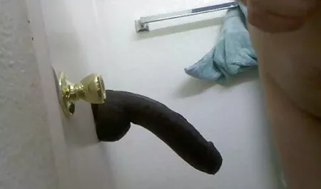 Uno studente con il titolo del suo fascino, i suoi quella troia di mia sorella amici.