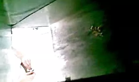 Una ragazza intelligente ha mia moglie zoccola preso le chiavi della macchina di un amico e eiaculato.