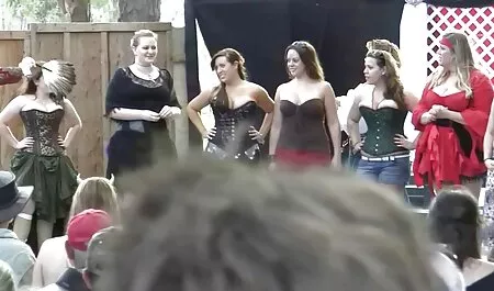 Bionda la troia di mia moglie russa con due bellezze