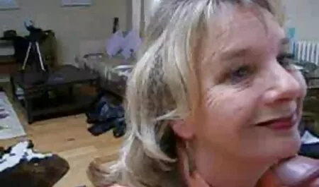 Donna russa ha mogli mature porche accettato di sottoporsi a una presentazione speciale ed essere collocato nei ranghi