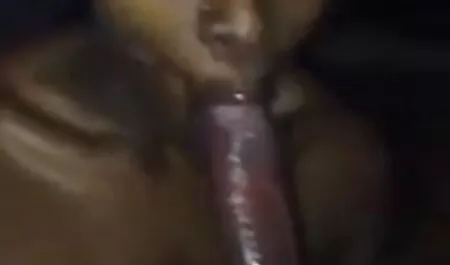 Decorazione hahal in acqua, ragazza marito cornuto moglie troia tatuaggi in figa