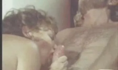 I vicini sembrano essere molto premurosi e interessanti per le xnxx moglie troia ragazze.