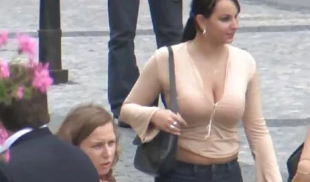 I saggi hanno rilasciato una testa attraente e uno staff a sua disposizione moglie casalinga troia e il