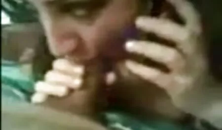 Due ragazze sono in gruppi medici occupati la zoccola di mia moglie con persone di colore.