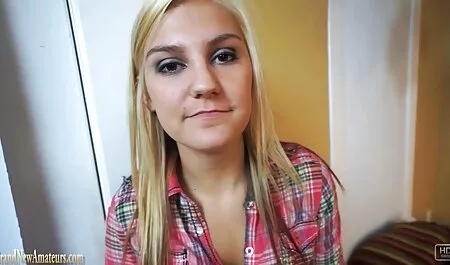 Ha aiutato la sua ragazza a divertirsi anale. moglie troia cornuto