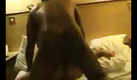 Con loro le mia moglie e troia ragazze hanno tenuto un gruppo di lesbiche con giocattoli