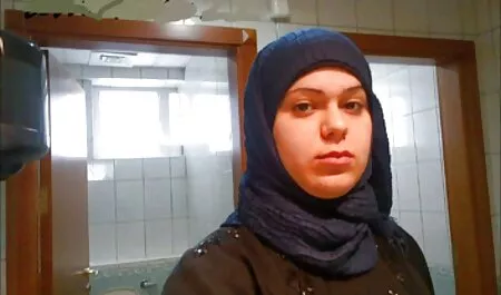 Malato con il grande vestiti su moglie troia con bull vista male maturo