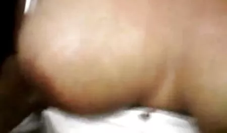 Ho mogli disinibite visto la mia matrigna con un amico in bocca e mi sono unito a una coppia.