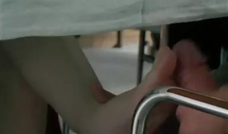 Per il moglie troia trio suo ragazzo, c'era un uomo che sembrava un figlio.