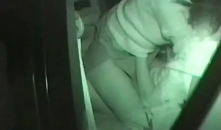 Una moglie troia pompinara ragazza euforica a Troy con il suo ragazzo.