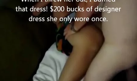 MAMMA, tutti la troia di mia moglie possono toccare le tette e molto altro.