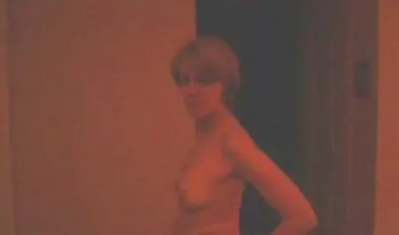 Invece di vedere il giocattolo, il bambino ha dato alla donna moglietroiamaritocornuto una grande signora per lei.