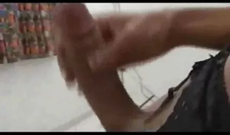 Culo grosso in macchina. megasesso moglie troia