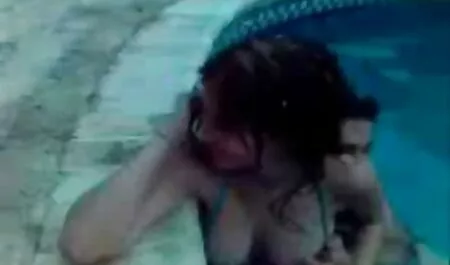 Invece di fare musica, l'insegnante ha visto l'insegnante con la mogli mature puttane bionda.