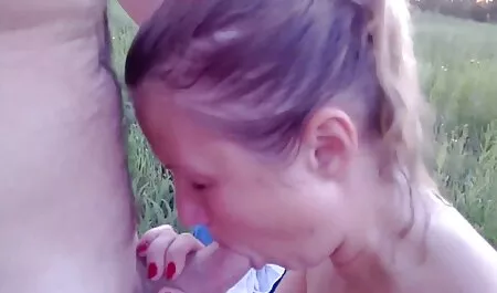 La gente video di moglie troia stava aspettando una ragazza dell'esercito.