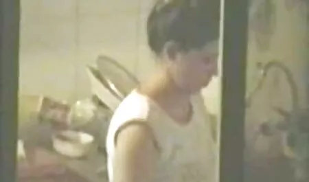 Cattura la fotocamera tagliando i capelli nel porno moglie zoccola primo