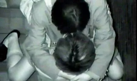 Un'affascinante la moglie troia ragazza amica di suo padre.