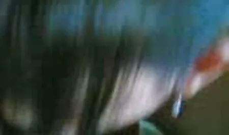 Le donne si ritrovano con lei nella cucina moglie troia porno di un amico.