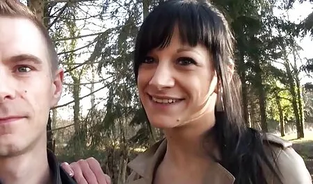 Guarda cheater in il Sauna con giovane moglie troia un biondo