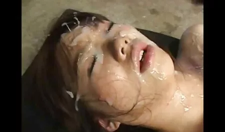 Felice babe giocando con il suo vicino di casa e duro. moglie troia tradisce marito